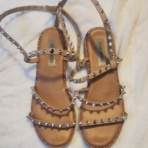 Steve Madden Tan Studded Sandals – Size 7